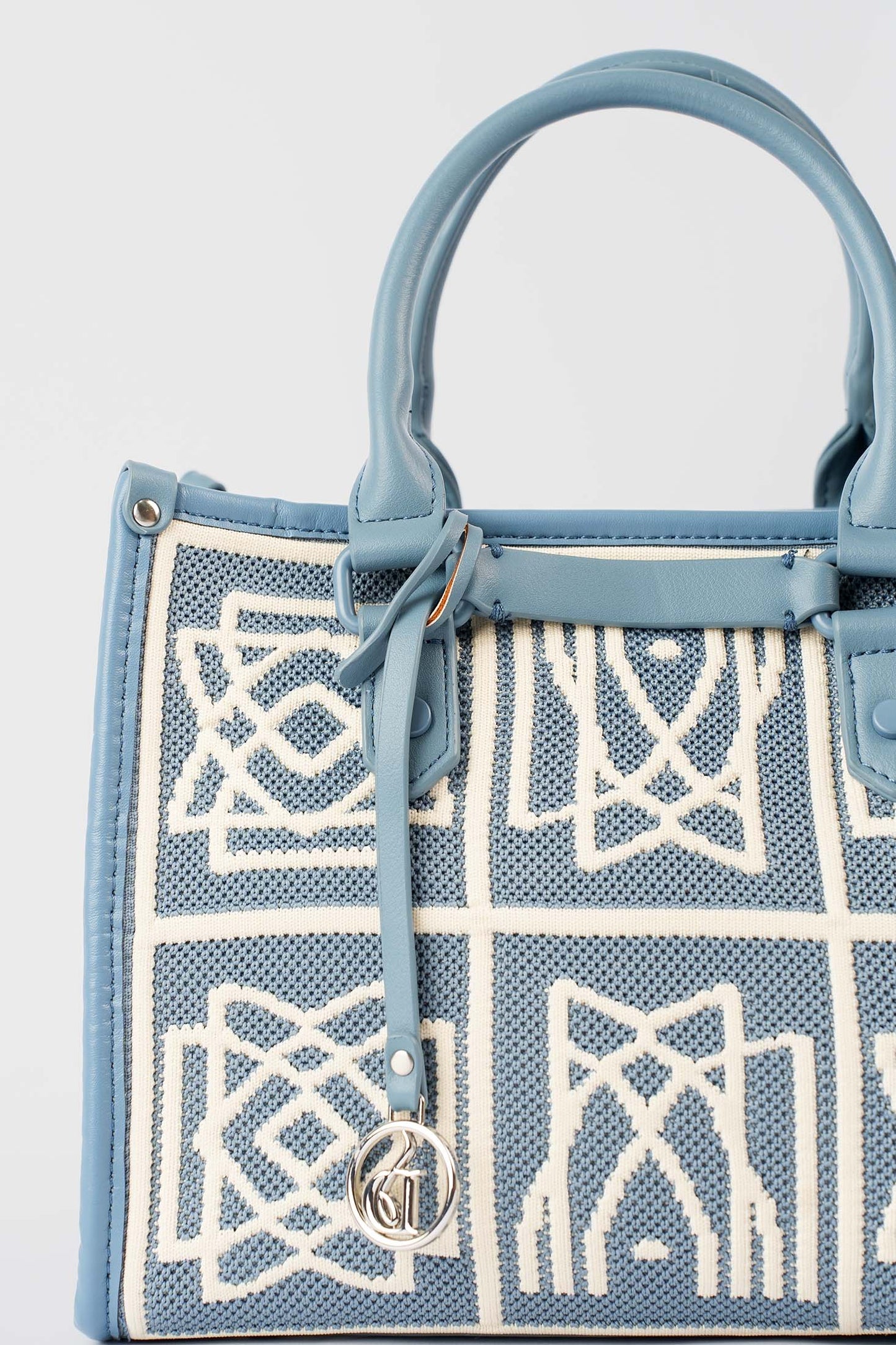 Embroidered Elegant Crochet Handbag