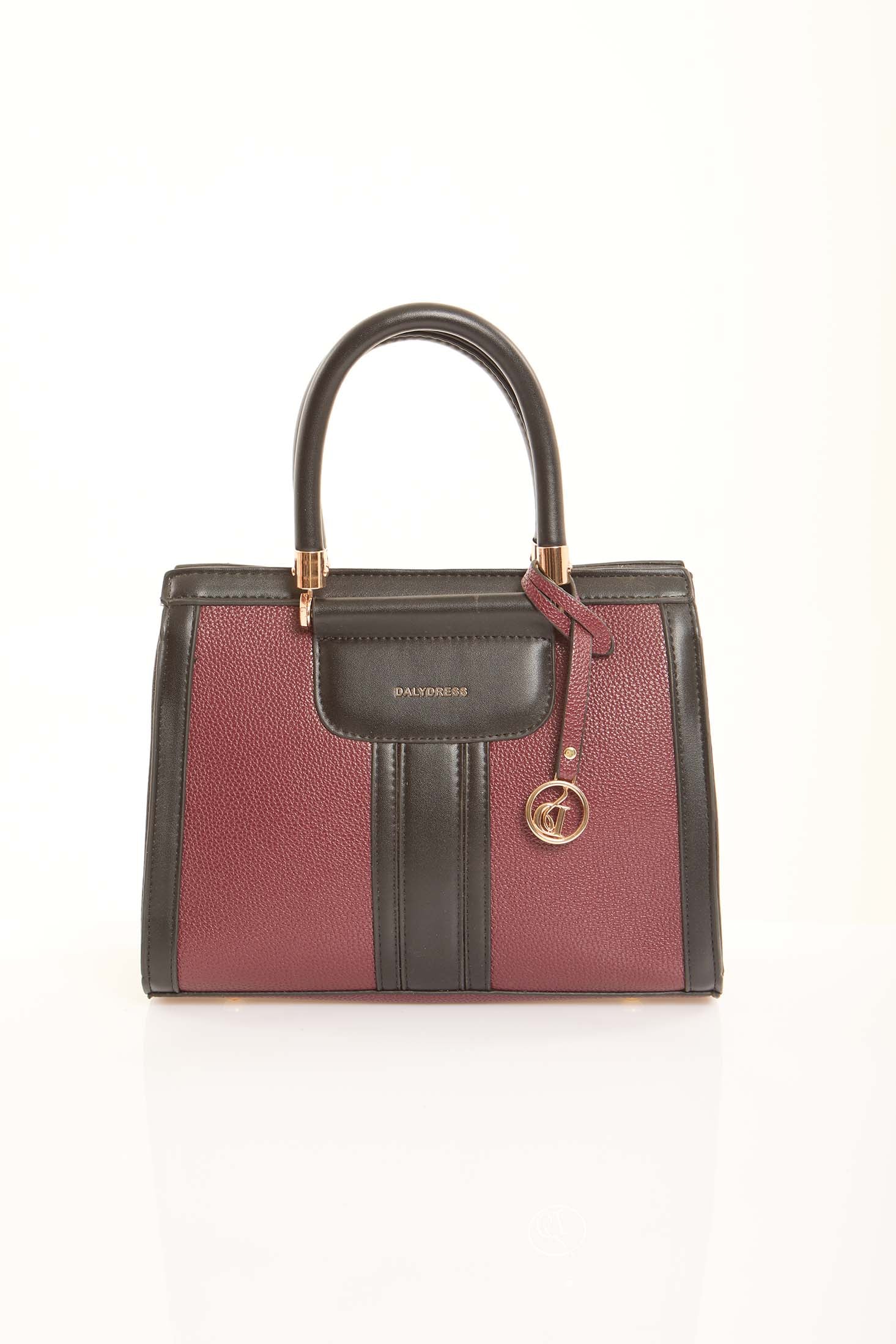 حقيبة يد عنابي وبني داكن بتصميم منظم