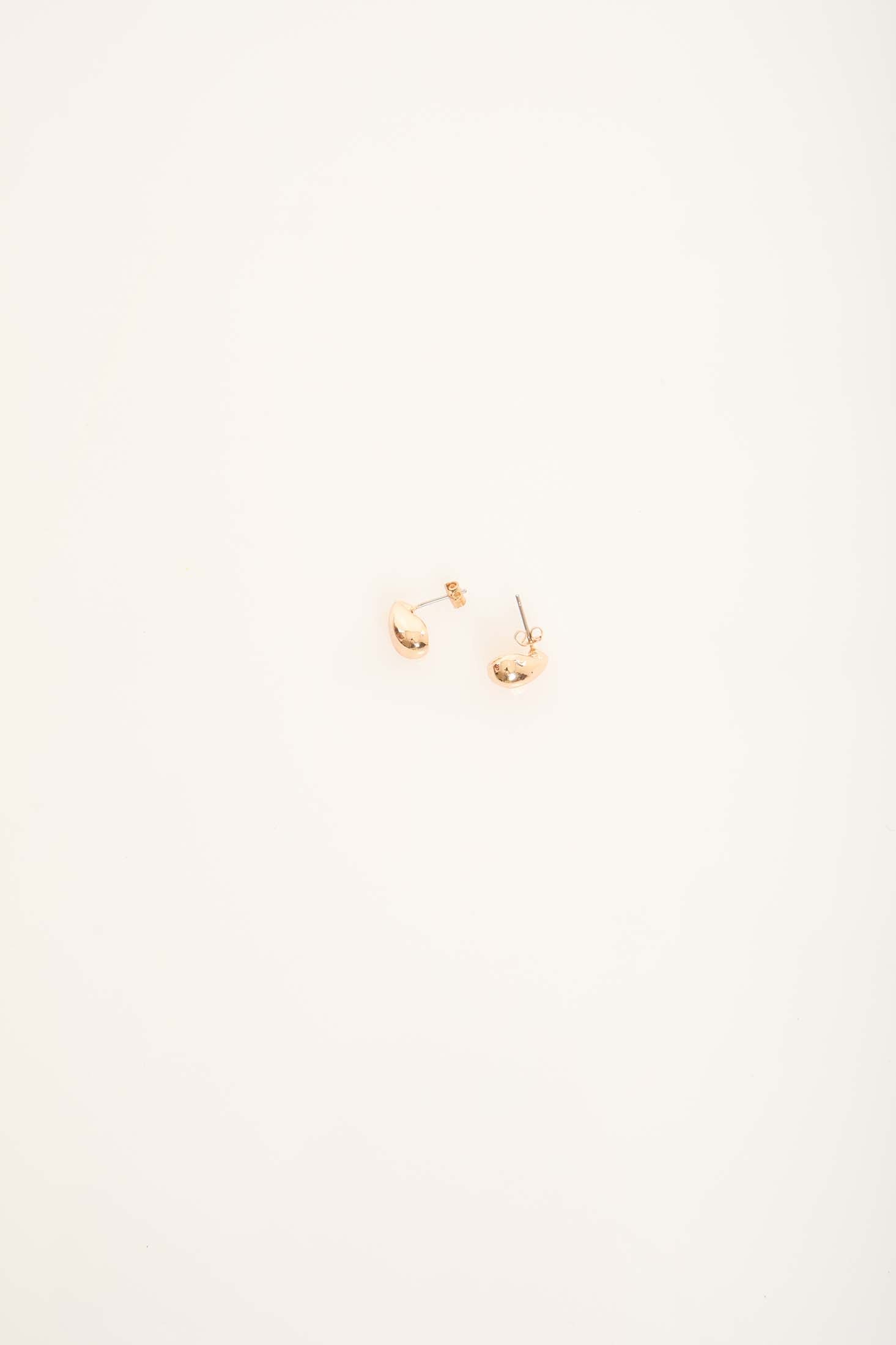 Minimal Teardrop Stud Earrings