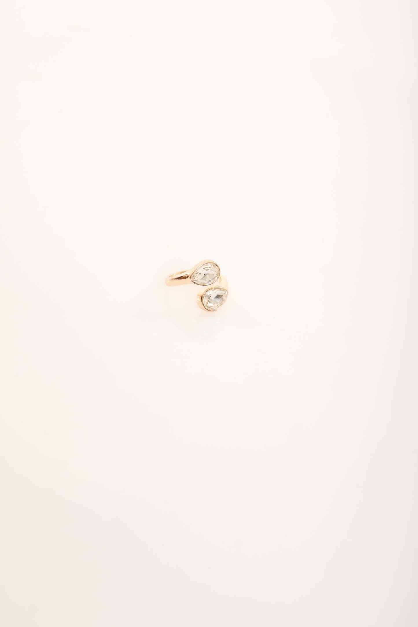 خاتم كريستال دمعة قابل للتعديل بلون ذهبي