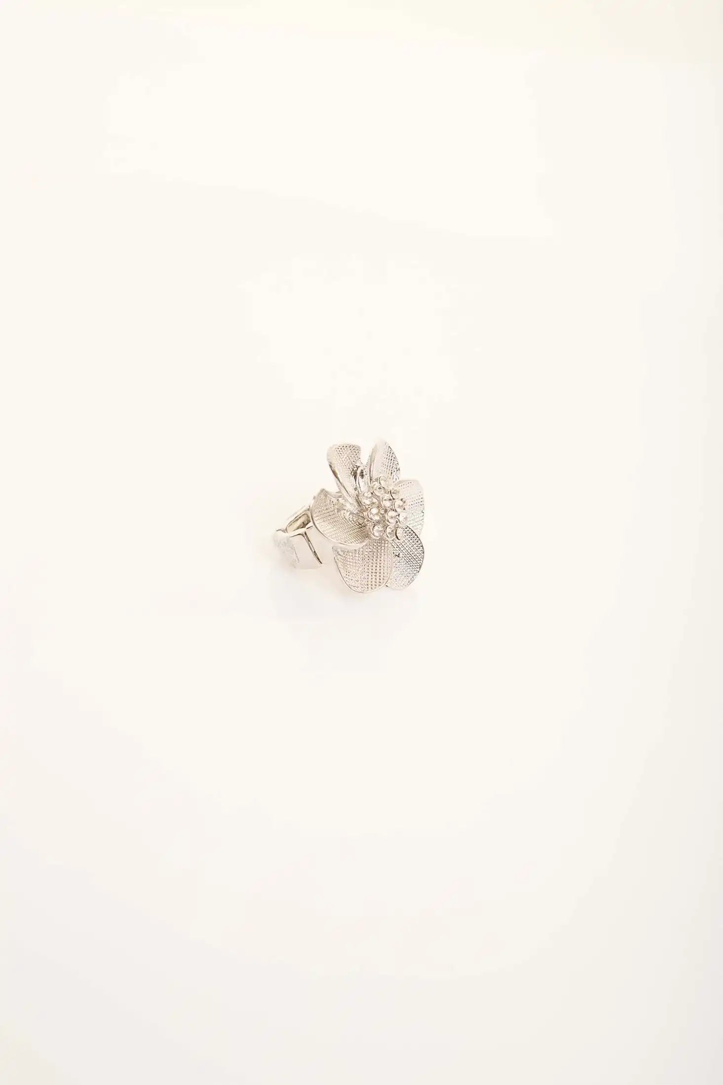 Floral Inspired Silver Ring Design