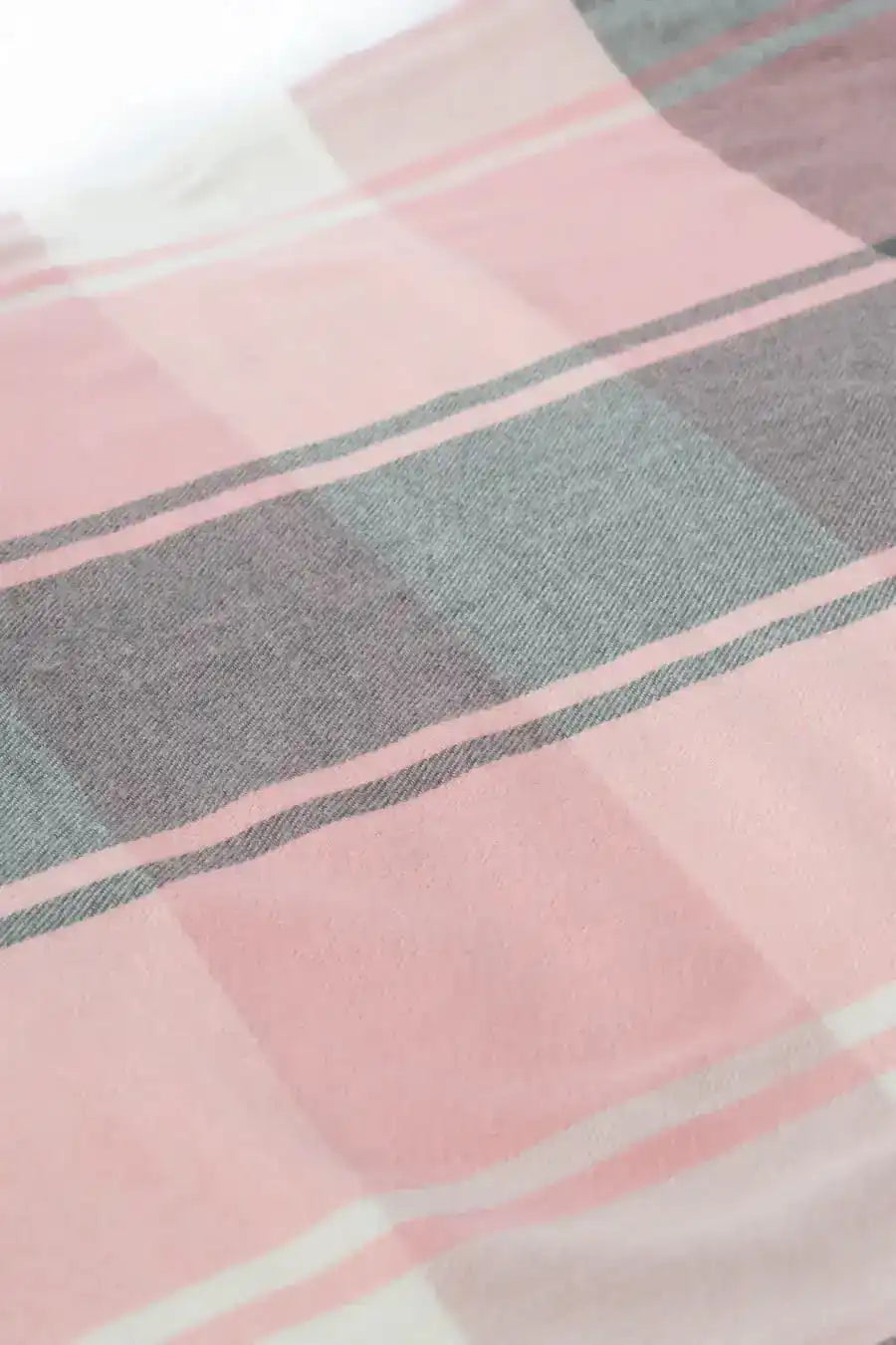Fringed Checked Scarf Design