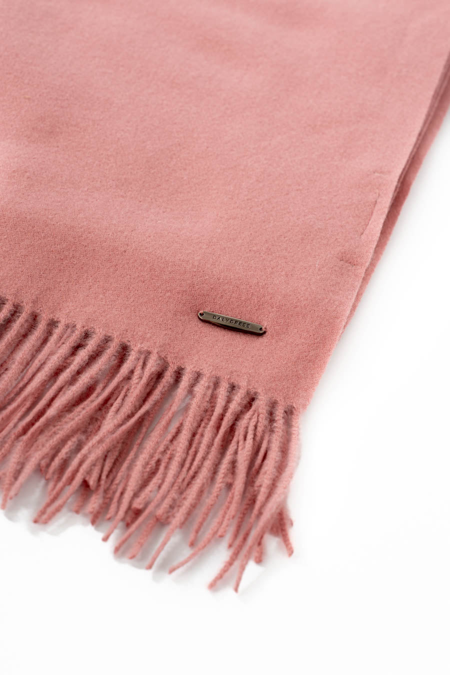 وشاح ذو حافة ذات نغمة صلبة