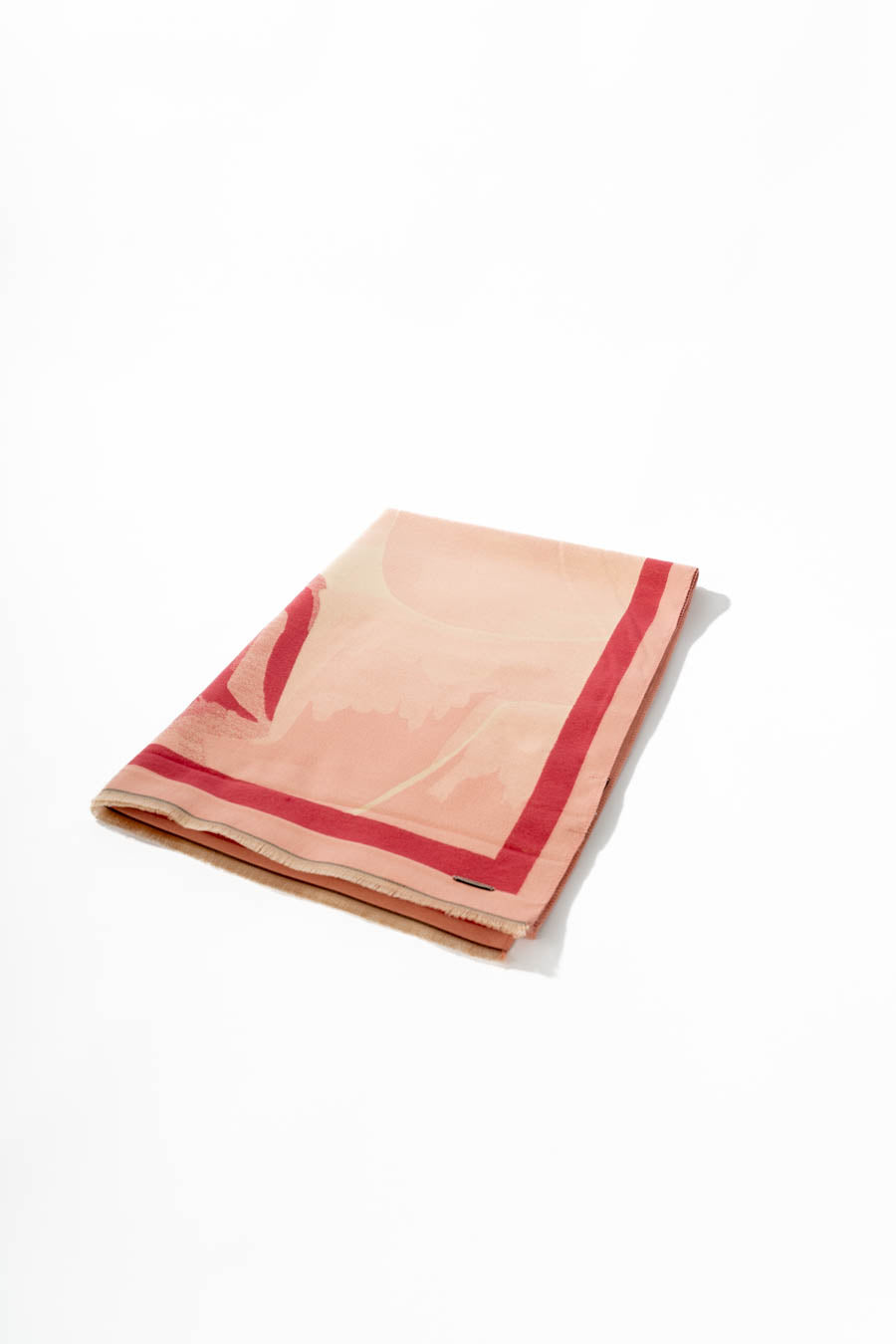 تصميم وشاح مطبوع بالزهرة