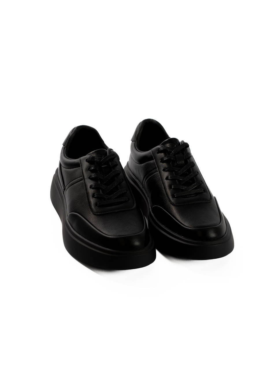 سنيكرز أسود بنعل مرتفع