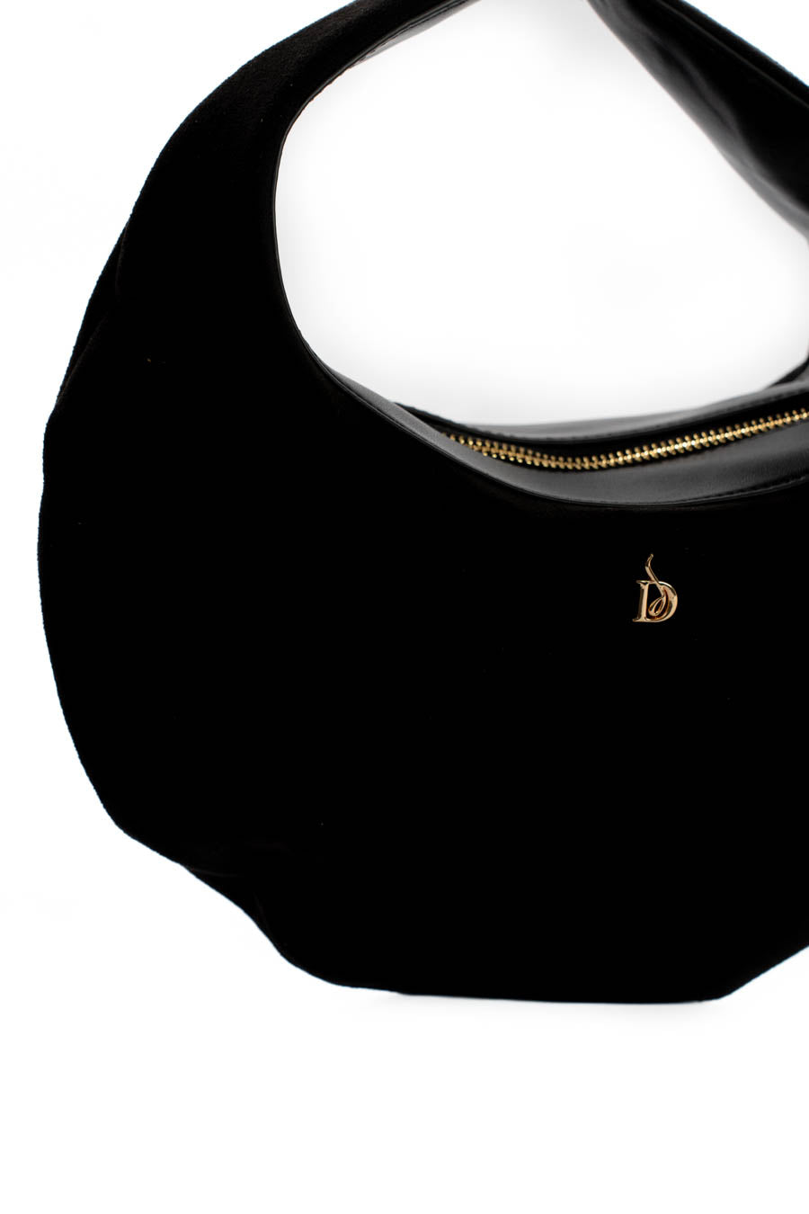 حقيبة يد على شكل هلال من الجلد المدبوغ