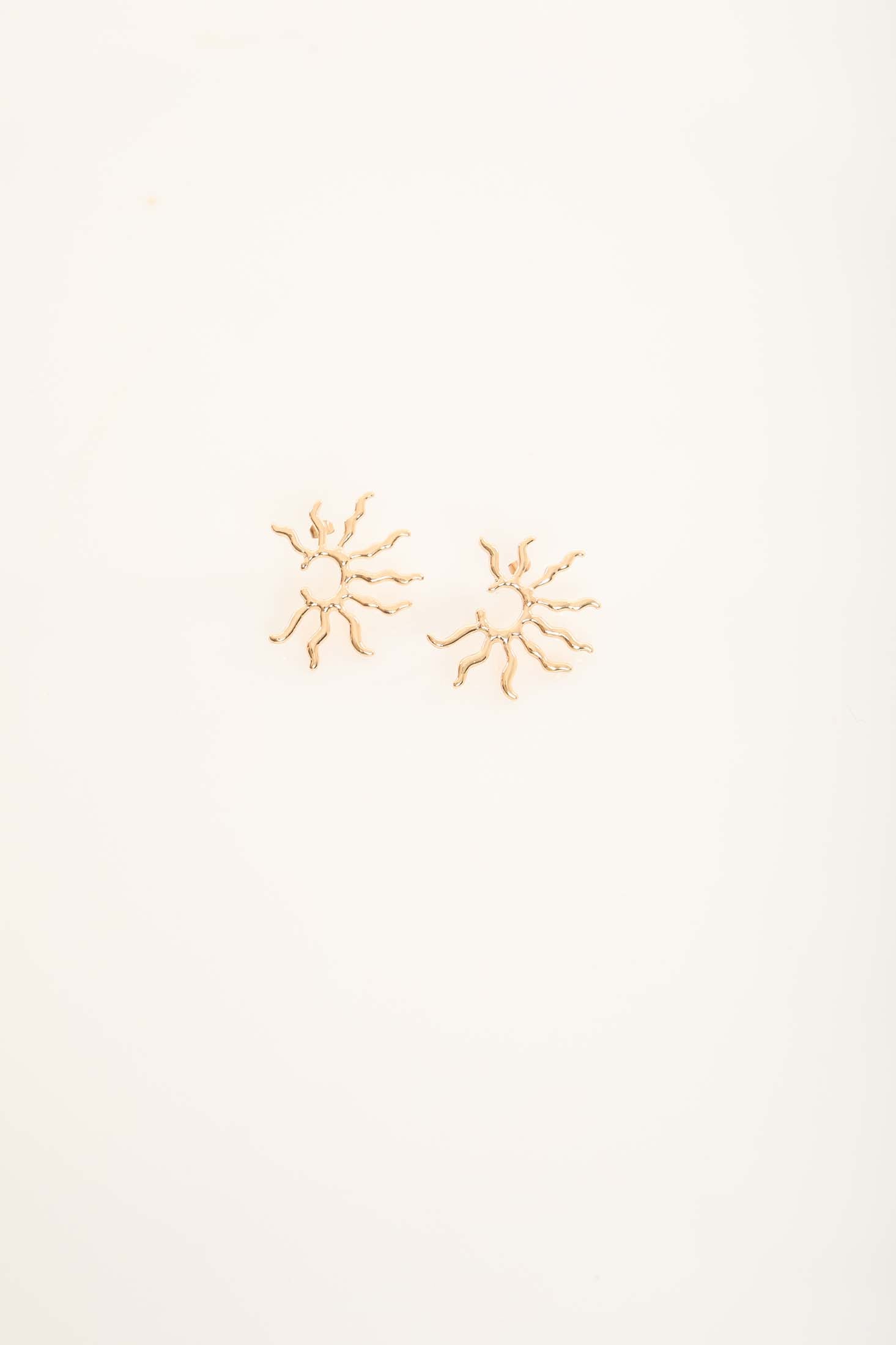 أقراط لؤلؤة الفراشة الرشيقة