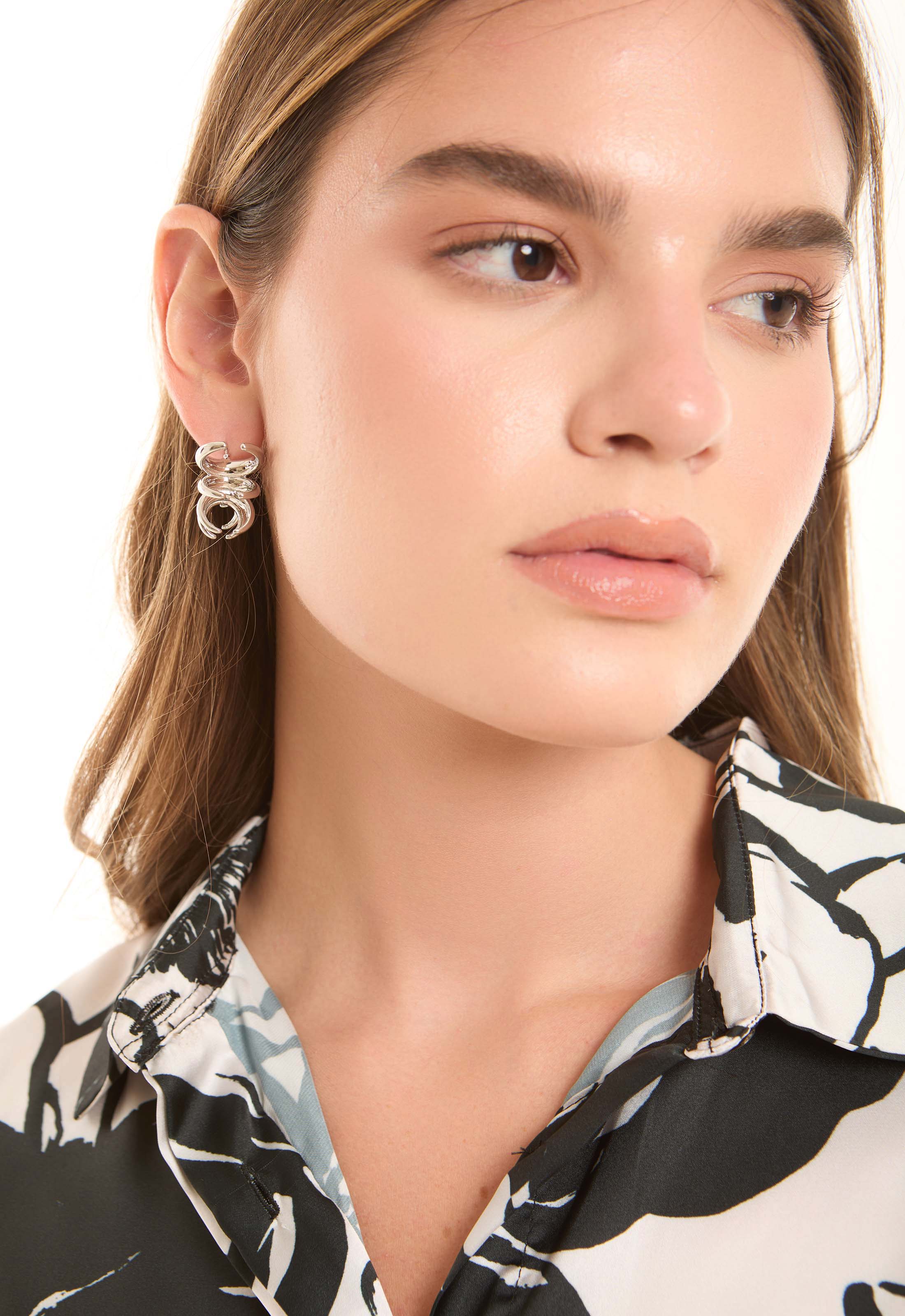 أقراط ثلاثية الحلقة