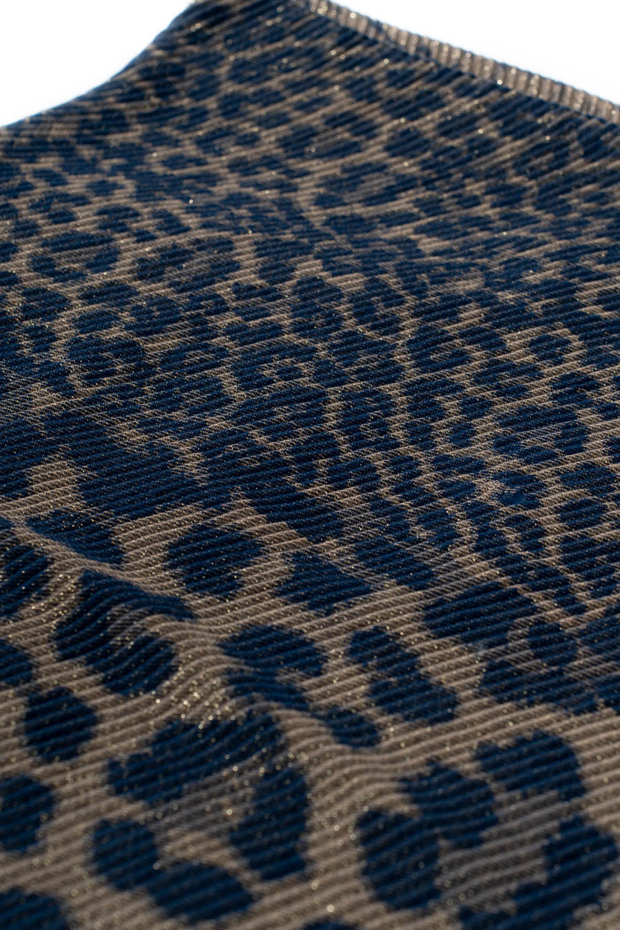 وشاح بنمط الفهد ذو ملمس ناعم