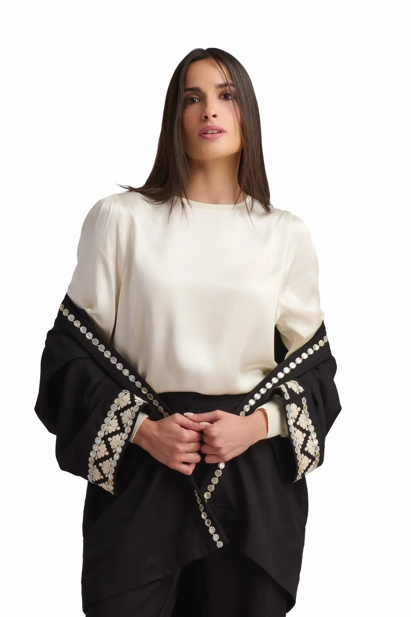 بلوزة عاجية من الفيسكوز