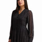 فستان ماكسي أسود بتصميم انسيابي راقٍ