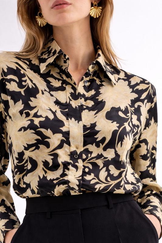 قميص بطبعة نباتية أنيقة