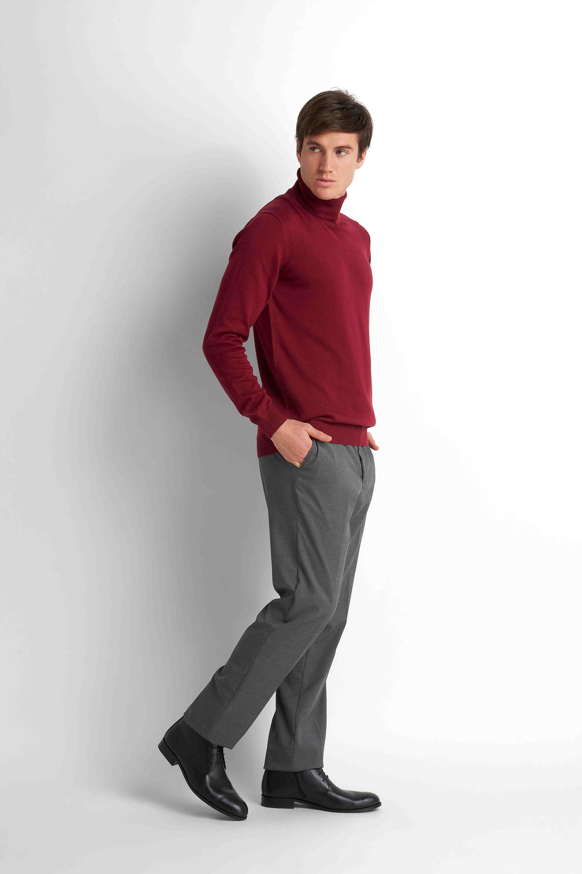 Turtleneck Knit Pullover - Burgundy