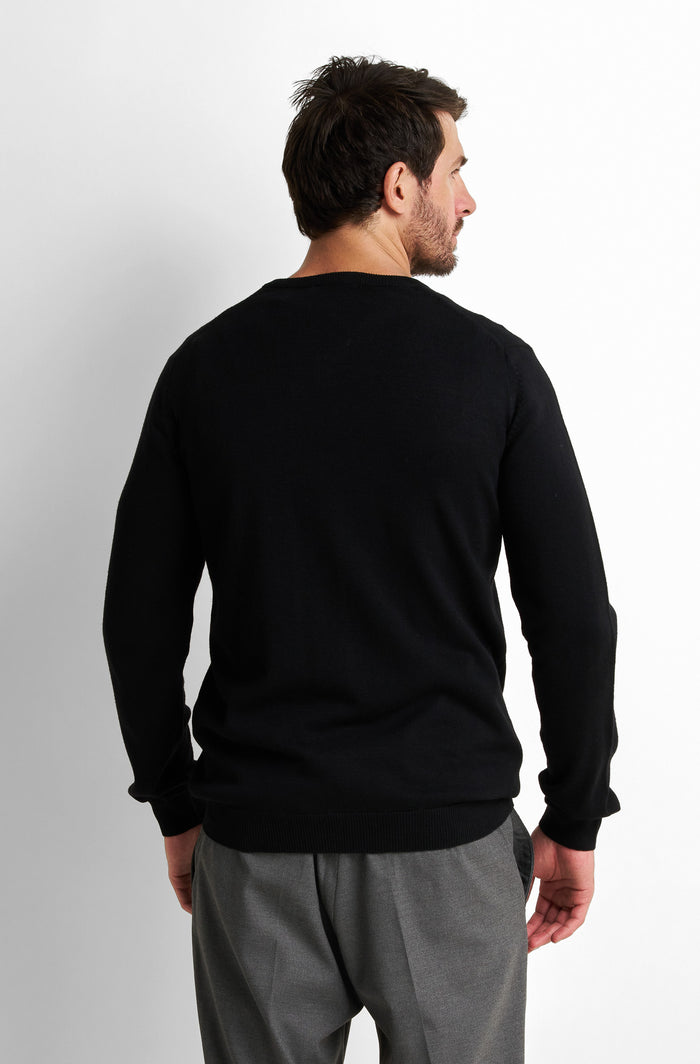 V-Neck Pullover