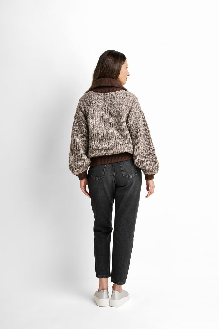 Contrast trim plush knit zip cardigan
