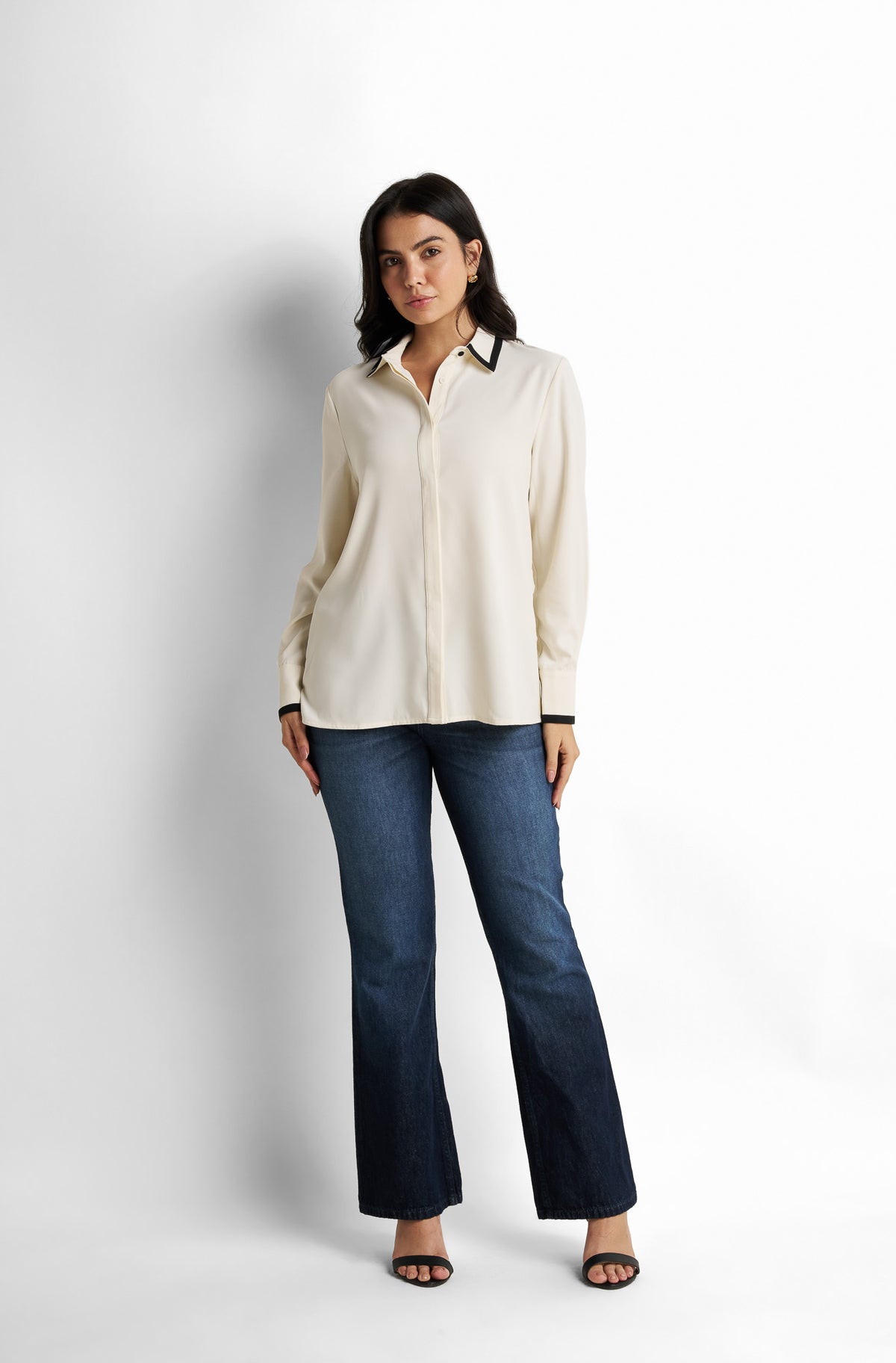 Contrast-piped point-collar blouse