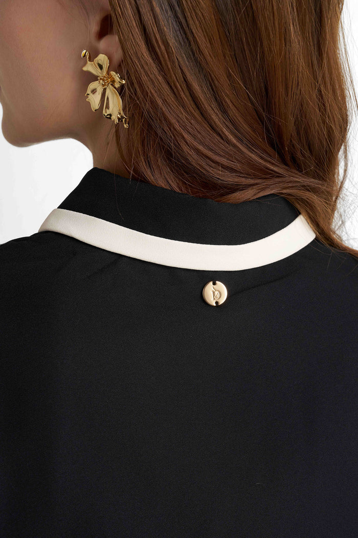 Contrast-Piped Point-Collar Blouse - Black