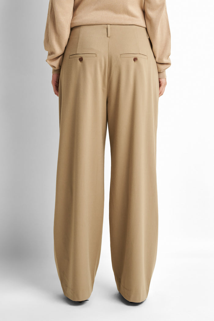 Pleated wide-leg tailored trousers
