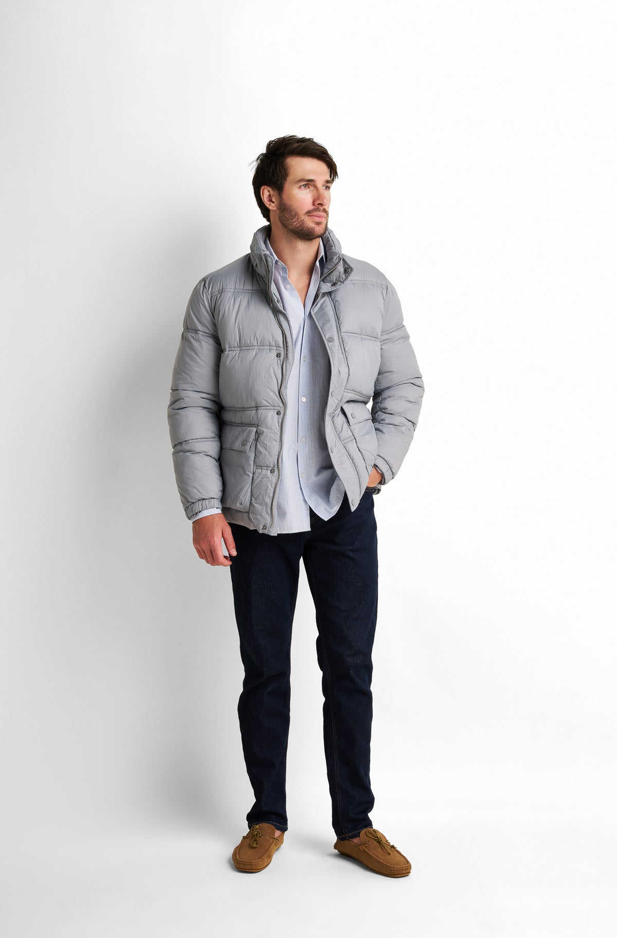 Short water-repellent puffer jacket