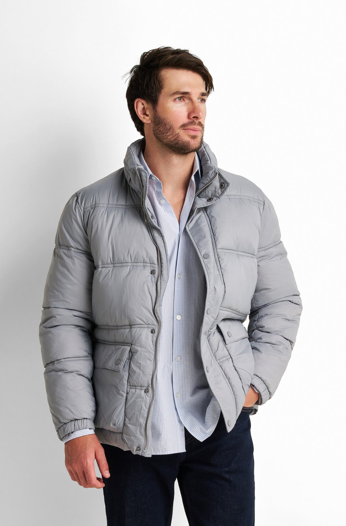 Short water-repellent puffer jacket