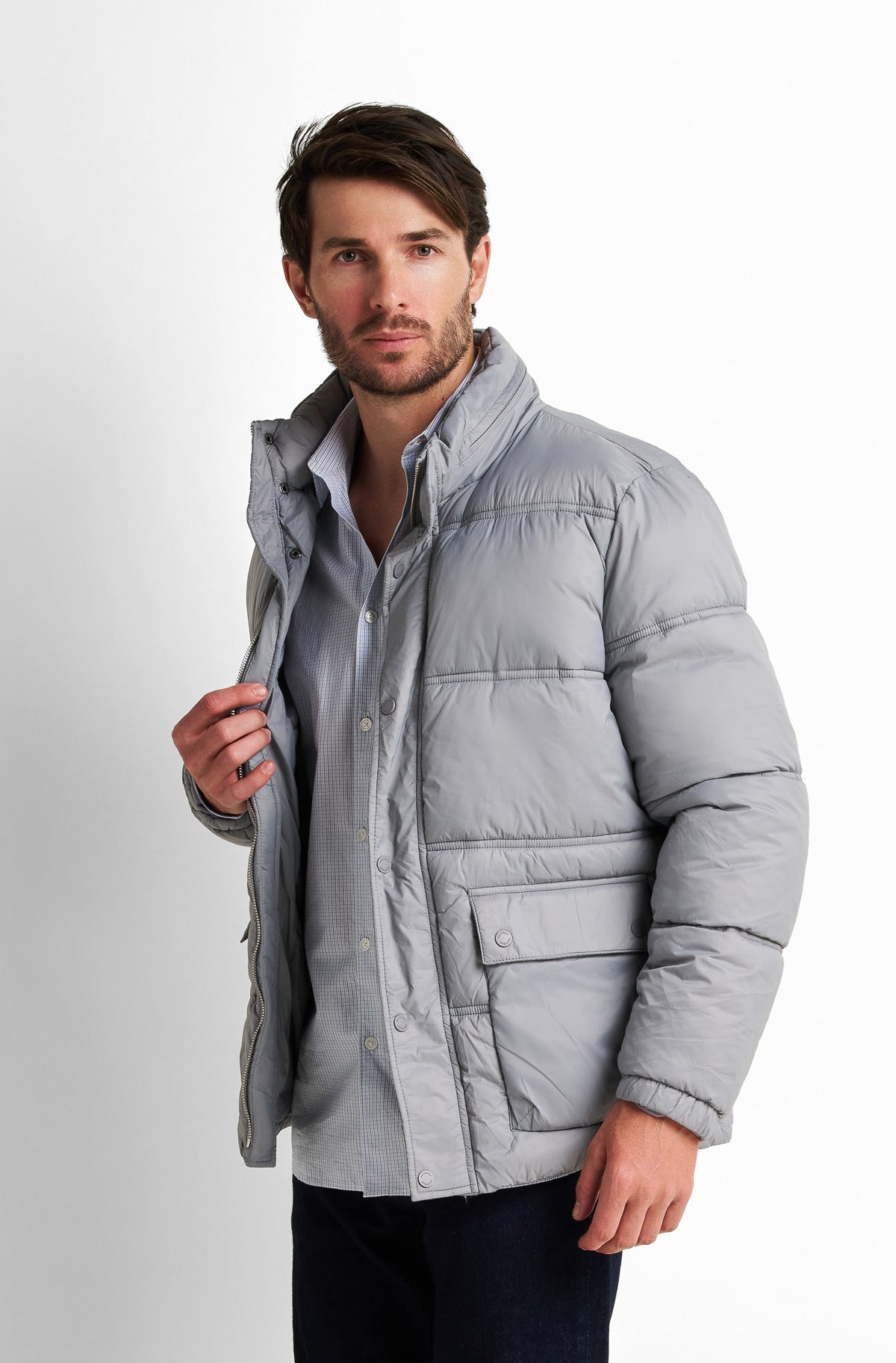Short water-repellent puffer jacket