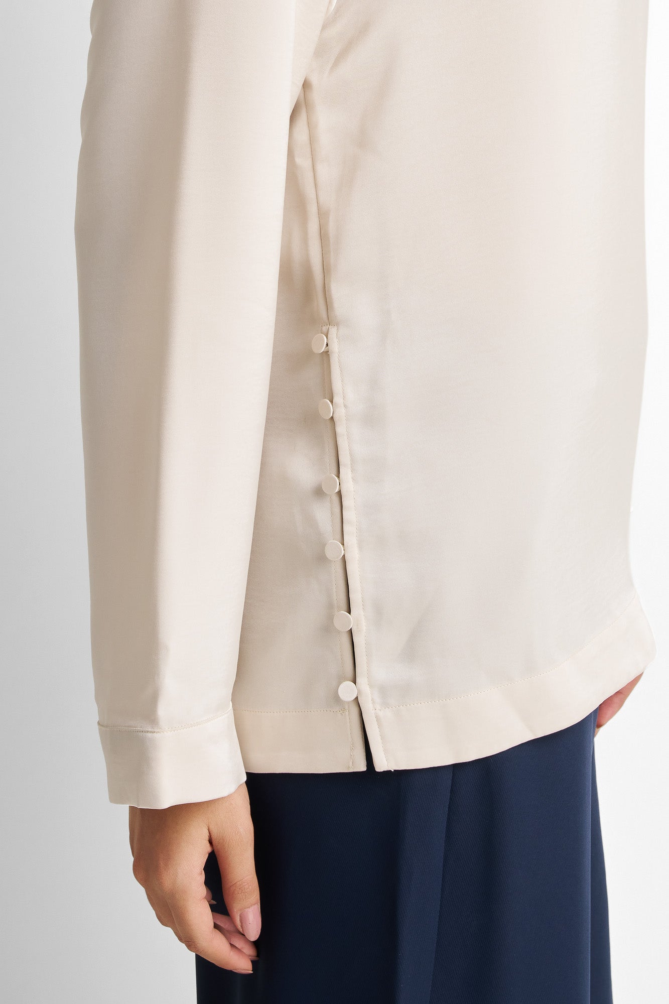 asymmetry button-up blouse, long sleeves