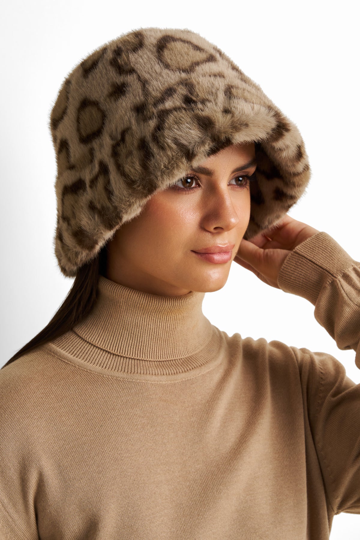 Leopard print Faux -Fur Bucket Hat