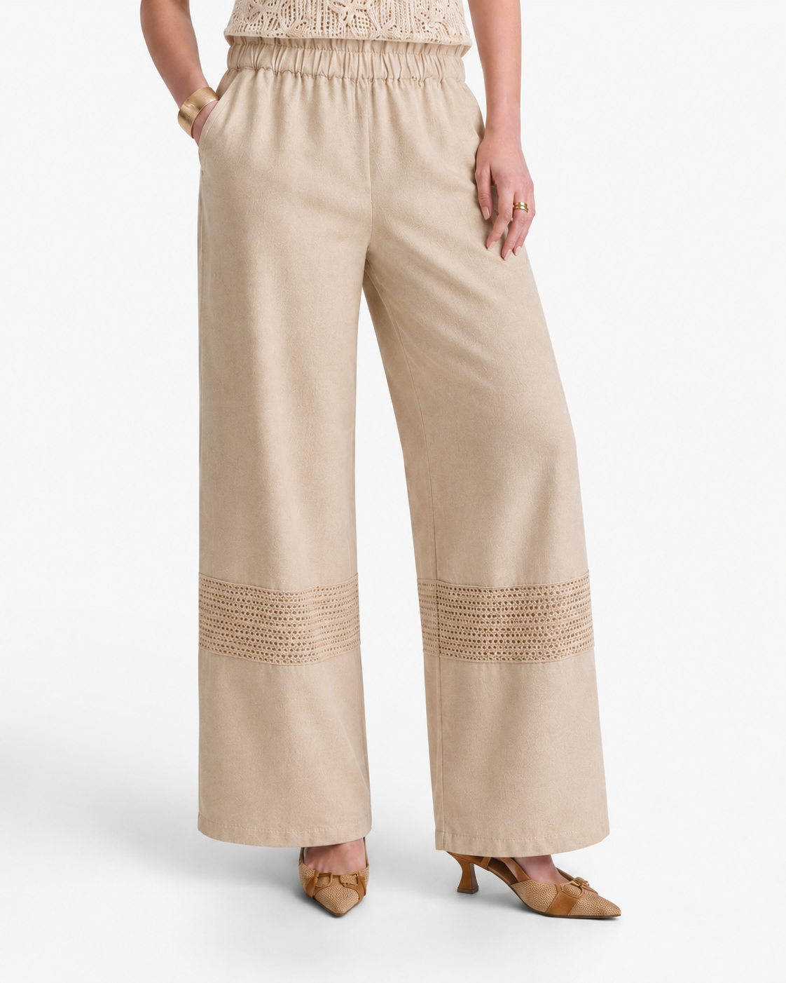 بنطلون نسائي بيج واسع بتفصيلة كروشيه