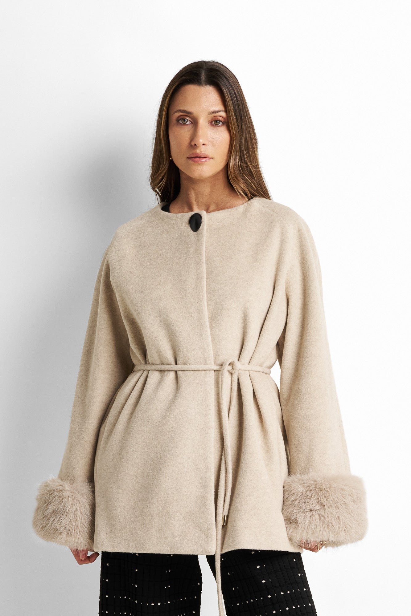 Long sleeved jacket with fur detail