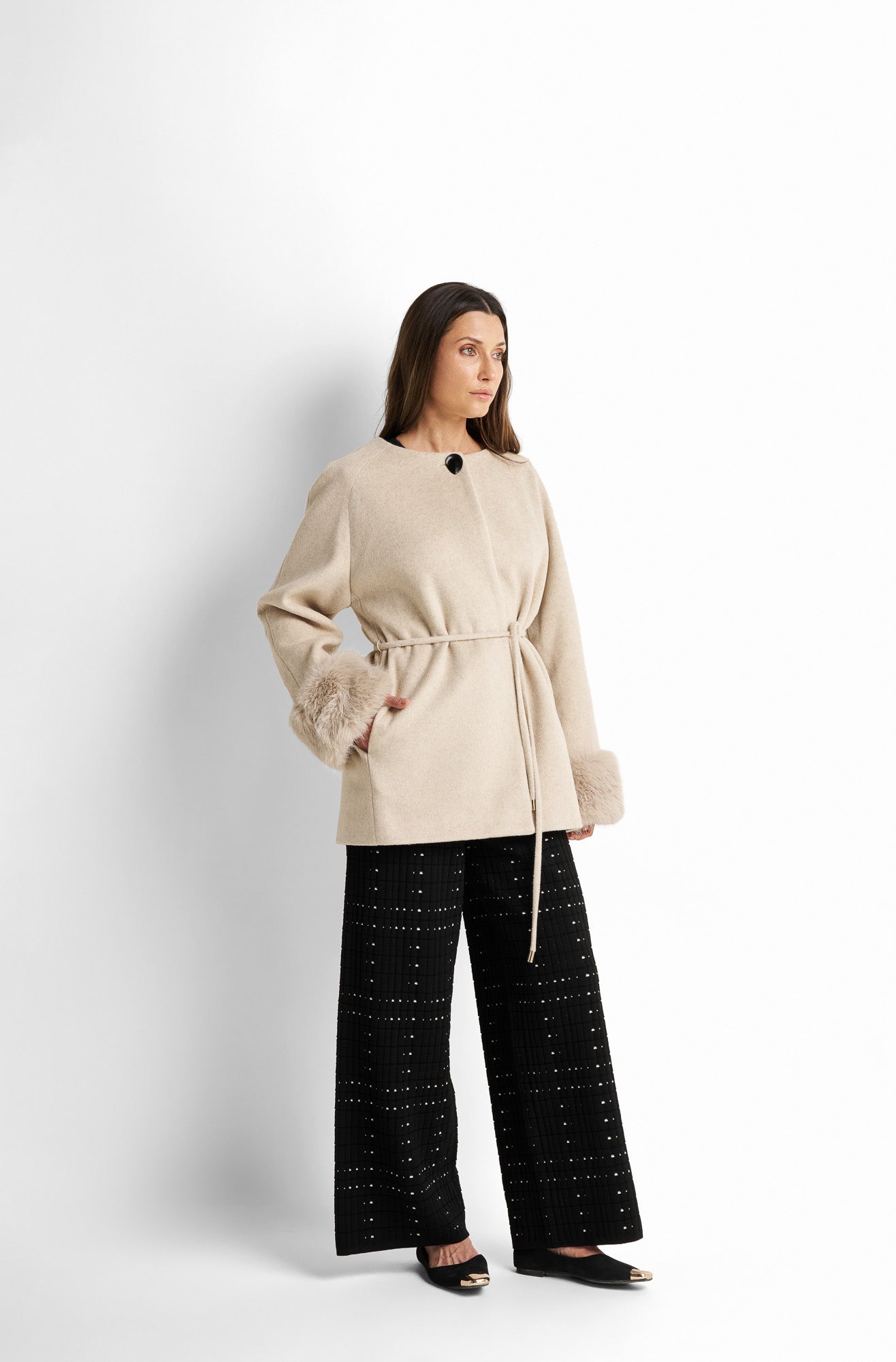 Long sleeved jacket with fur detail