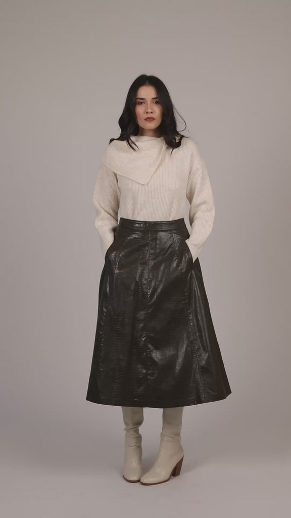 تنورة نسائية بفيت عادي أخضر